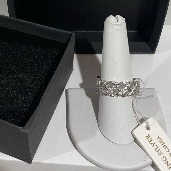 Sterling Silver Ring - Picture 3 of 4